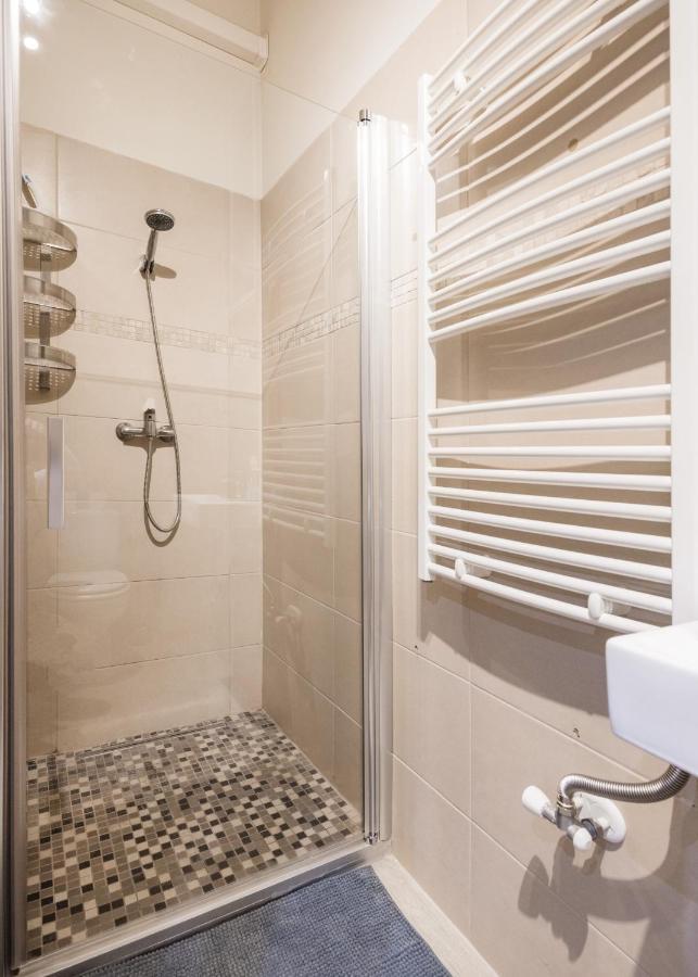 O Street 3 Bedroom Stylish Apartment Budapest Exterior photo